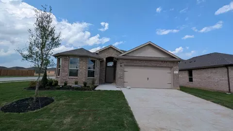 1001 Traction Trl, Cleburne, TX 76031