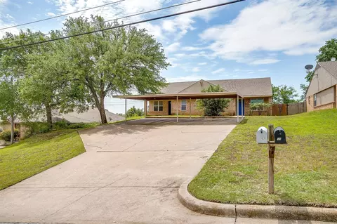 207 W Owens St #207 & 209, Weatherford, TX 76086