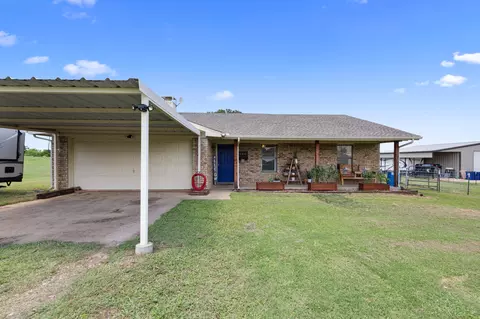 9395 Green Springs Cir, Sanger, TX 76266