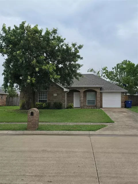 632 Oliver Ln, Waxahachie, TX 75165