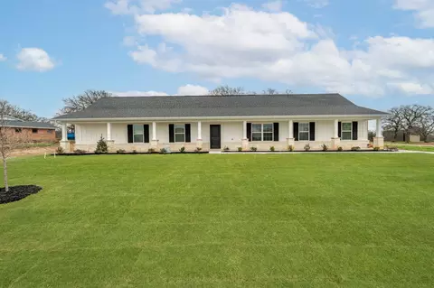 113 Aslan Rd, Poolville, TX 76487