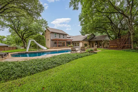 6141 Prestondell Ct, Dallas, TX 75240