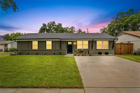 2735 Viva Dr, Mesquite, TX 75150