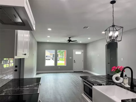 200 Garfield St, Mcgregor, TX 76657 photo 5