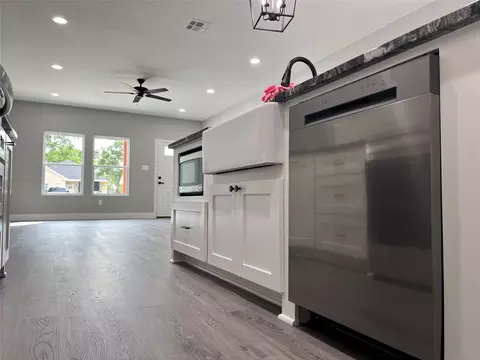 200 Garfield St, Mcgregor, TX 76657 photo 6