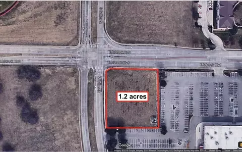 3701 S Collins St, Arlington, TX 76014