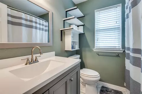 Bath - 2308 Ruby Rd, Irving, TX 75060 photo 3 of 3