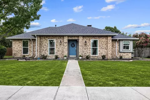 1638 Glencairn Ln, Lewisville, TX 75067