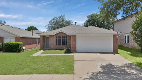 3921 Fox Run Dr, Fort Worth, TX 76123