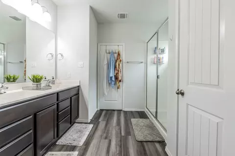 Bath - 6605 Elephant Butte Dr, Waco, TX 76708 photo 1 of 3