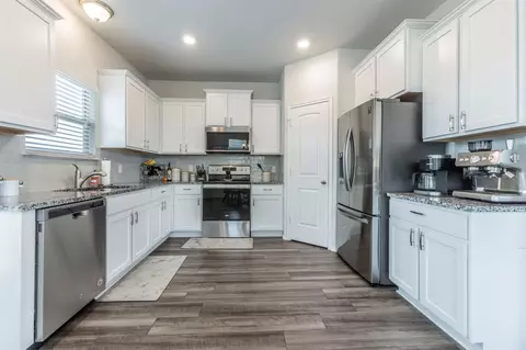 Kitchen - 6605 Elephant Butte Dr, Waco, TX 76708 photo 1 of 2