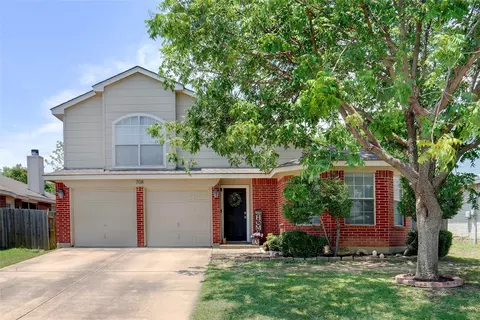 708 Hummingbird Trl, Saginaw, TX 76131