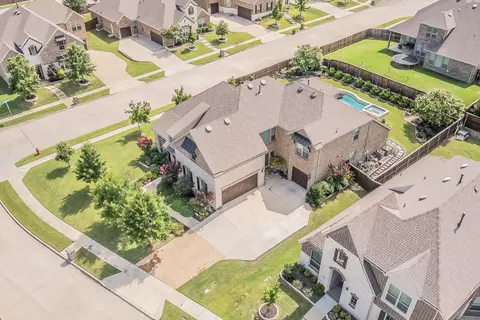 7925 Forest Lakes Dr, North Richland Hills, TX 76182