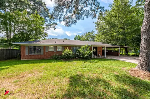 205 8th St NE, Springhill, LA 71075 photo 2