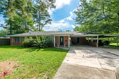 205 8th St NE, Springhill, LA 71075 photo 3