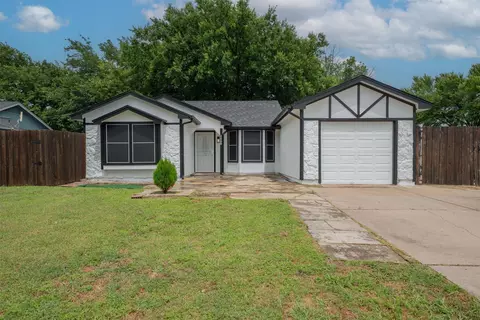 5509 Safari Trl, Arlington, TX 76018