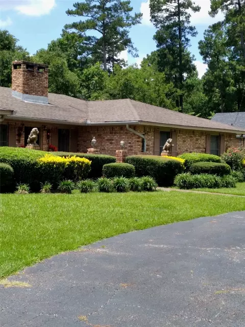 386 County Road 1130, Center, TX 75935