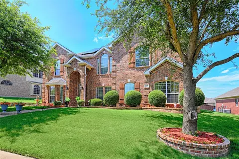 417 Kearsarge St, Desoto, TX 75115