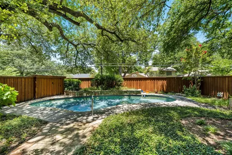 13861 Far Hills Ln, Dallas, TX 75240