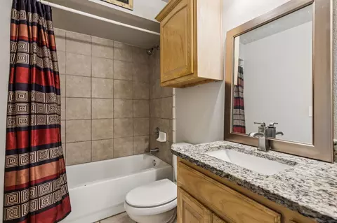 Bath - 404 Bethlehem St, Terrell, TX 75160 photo 2 of 3