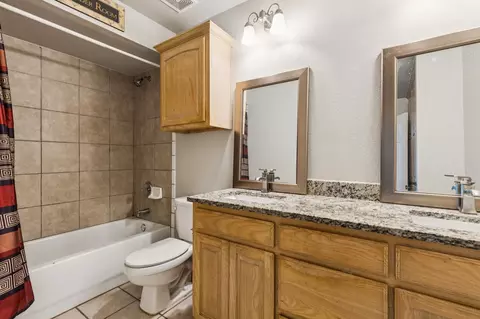 Bath - 404 Bethlehem St, Terrell, TX 75160 photo 1 of 3