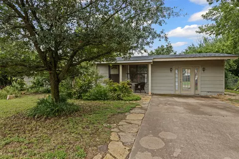 504 Cozby St N, Benbrook, TX 76126