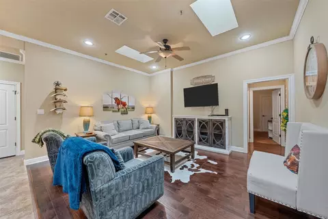 721 Austin Ave, Waco, TX 76701