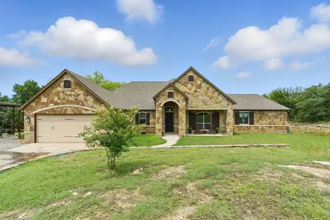 565 Ridgeway Dr, Bluff Dale, TX 76433