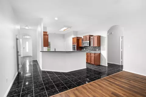908 Trinity Dr, Lancaster, TX 75146 photo 10