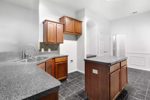 908 Trinity Dr, Lancaster, TX 75146 photo 14
