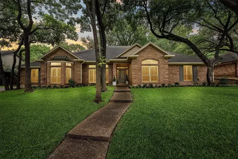 9604 Oak Springs Dr, Woodway, TX 76712