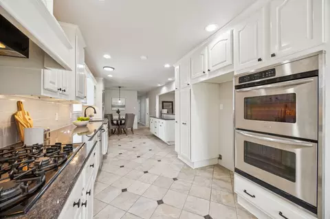 531 E Spring Valley Rd, Richardson, TX 75081 photo 4