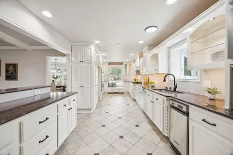 531 E Spring Valley Rd, Richardson, TX 75081 photo 5