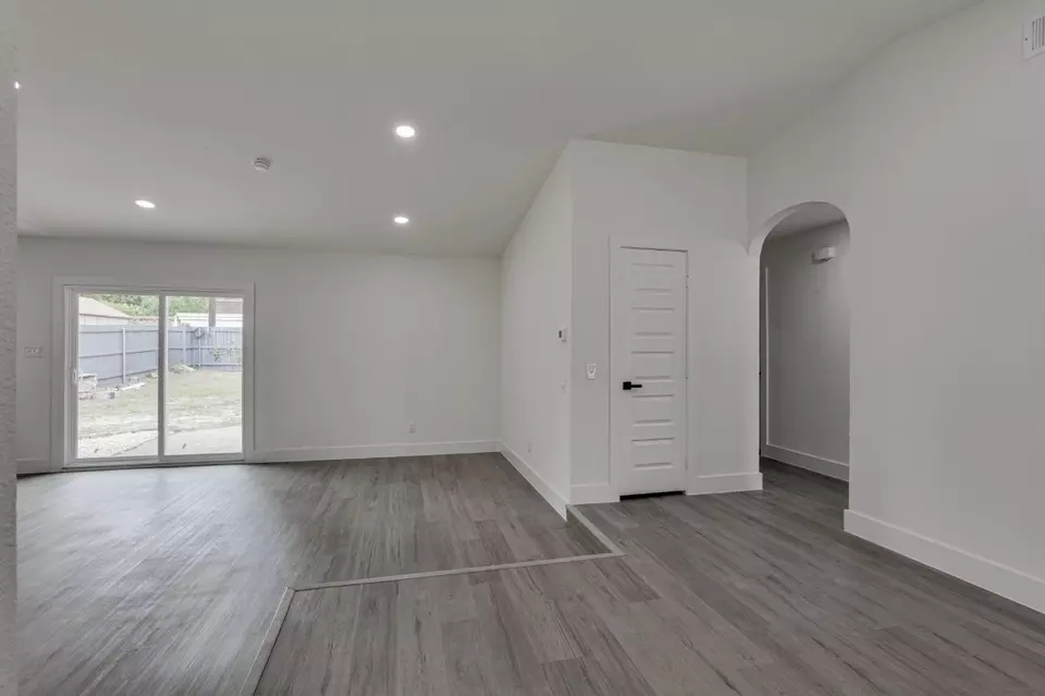 Living - 4709 Ancilla Dr, Garland, TX 75042 photo 3 of 6