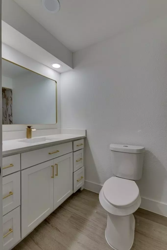 Bath - 4709 Ancilla Dr, Garland, TX 75042 photo 6 of 6