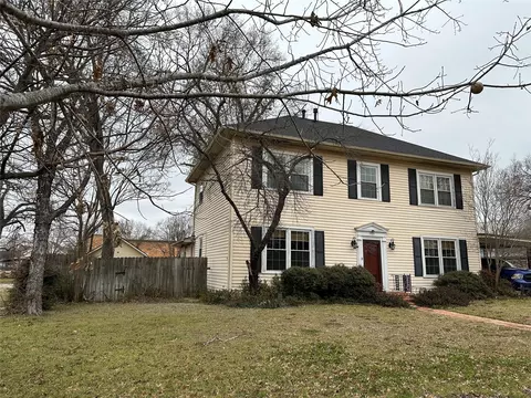 509 E Main St, Mexia, TX 76667