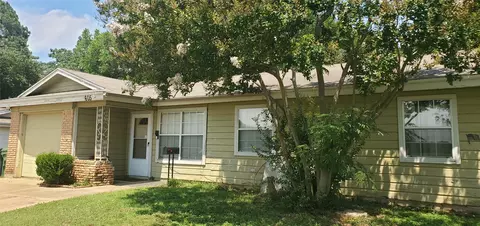 605 N Davis Dr, Arlington, TX 76012