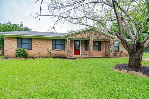 208 De Gail St, Grand Saline, TX 75140