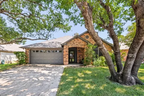 7609 Harmony Dr, Fort Worth, TX 76133