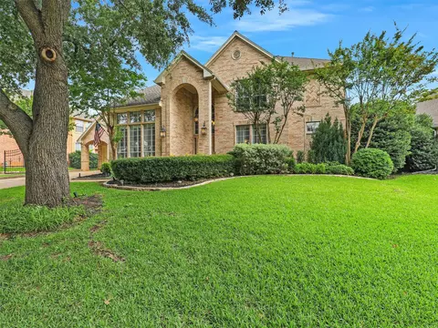 918 Midland Creek Dr, Southlake, TX 76092