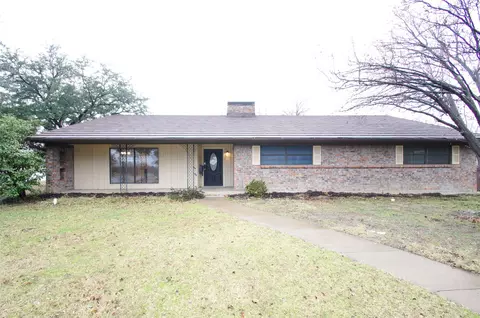 6940 Bal Lake Dr, Fort Worth, TX 76116