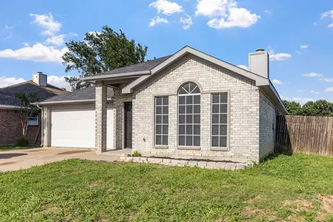 6119 Wall St, Arlington, TX 76018