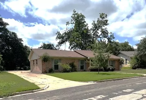 805 Glasgow Dr, Waco, TX 76710