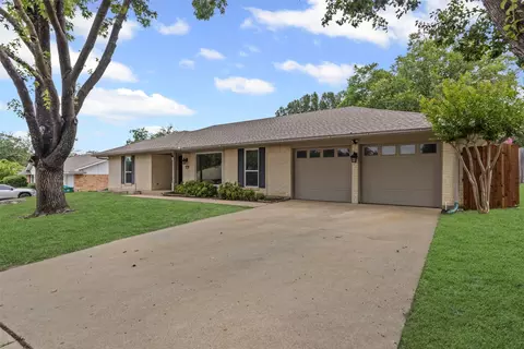 6767 Winifred Dr, Fort Worth, TX 76133