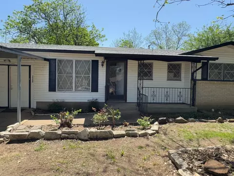 3560 Regal Rd, Fort Worth, TX 76111