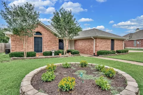 Exterior - 308 Greystone Dr, Lorena, TX 76655 photo 2 of 4