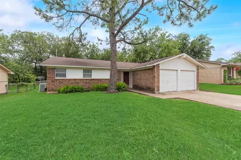 508 Neptune Dr, Denton, TX 76209