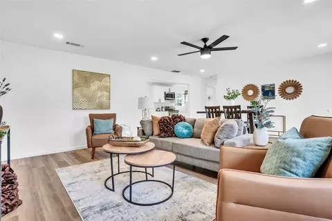 108 Fannin Dr, Euless, TX 76039