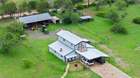 101 Starhorn Rd, Marble Falls, TX 78654