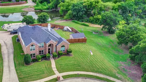 1537 Eaglepoint Dr, Carrollton, TX 75007